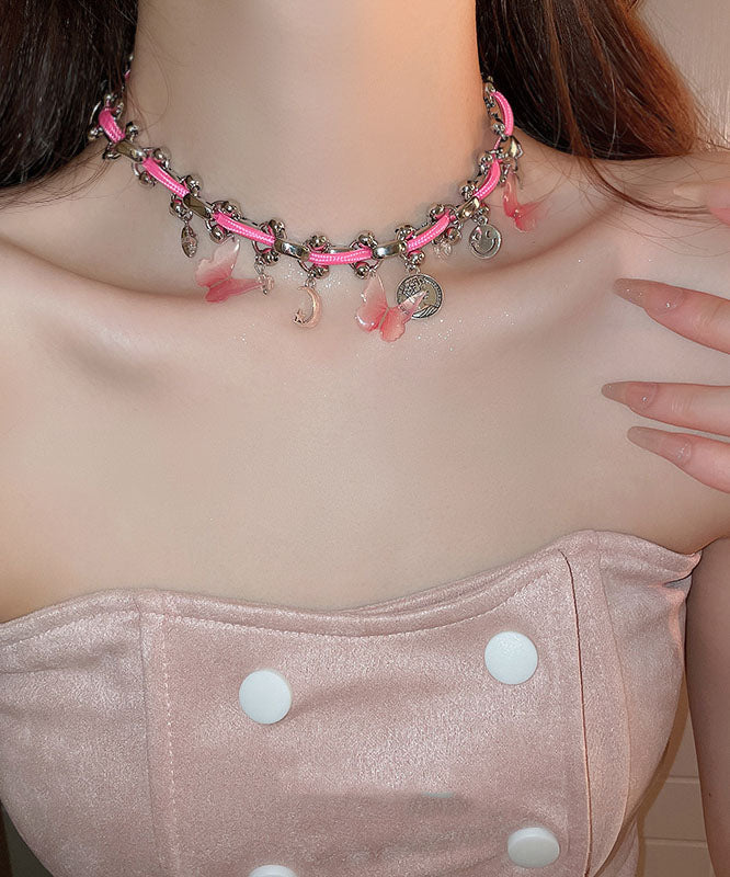 Collar moderno de lazo de acrílico tejido a mano en color rosa
