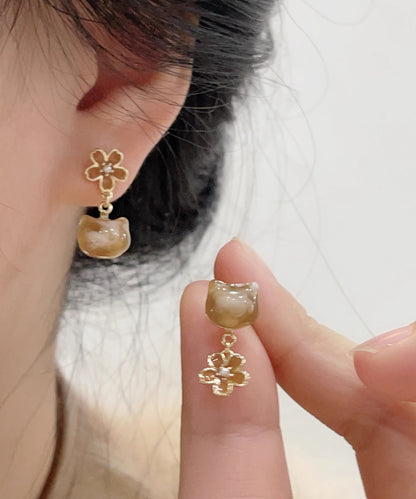 Pendientes modernos de resina roja con diseño floral de gato