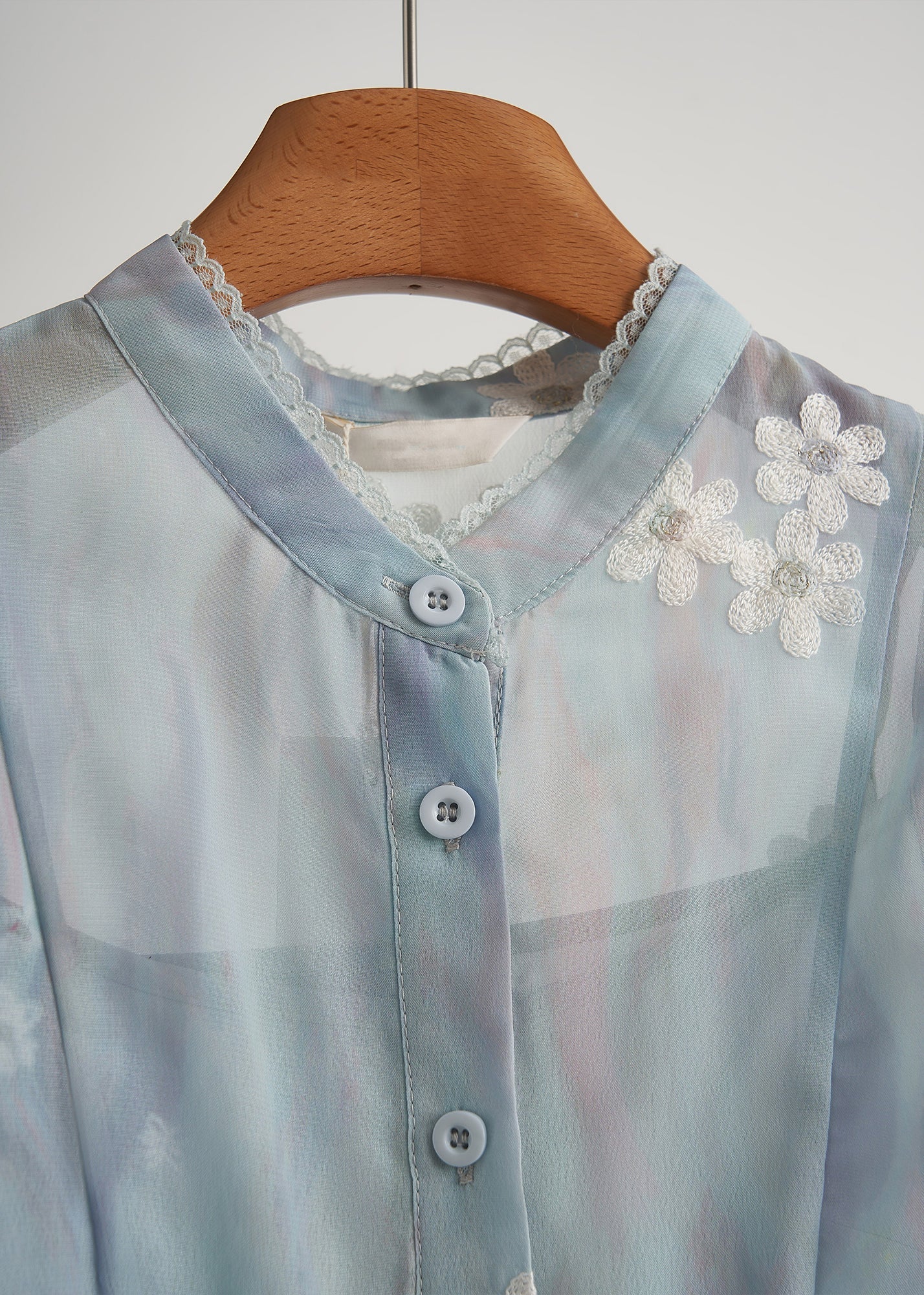 Conjunto de traje de dos piezas de gasa floral bordado azul cielo moderno primavera