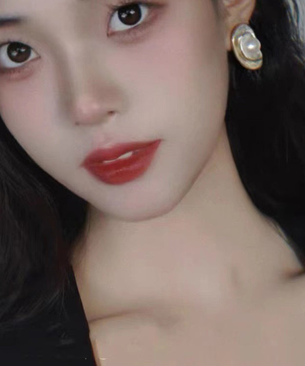 Pendientes modernos de aleación blanca con perla en forma de U