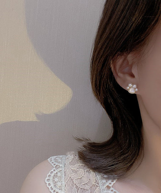 Pendientes modernos de aleación de cobre blanco con forma de pata de gato y concha de perla