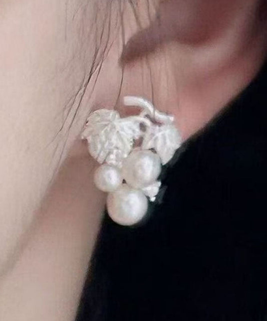 Pendientes modernos de cobre blanco dorado con perla de uva