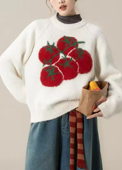 Suéter corto de punto con estampado de tomates de gran tamaño, blanco y moderno, para invierno.