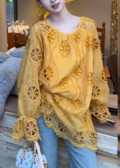 Moderne gelbe Bluse aus Baumwolle mit Lochmuster, Frühlings-Top