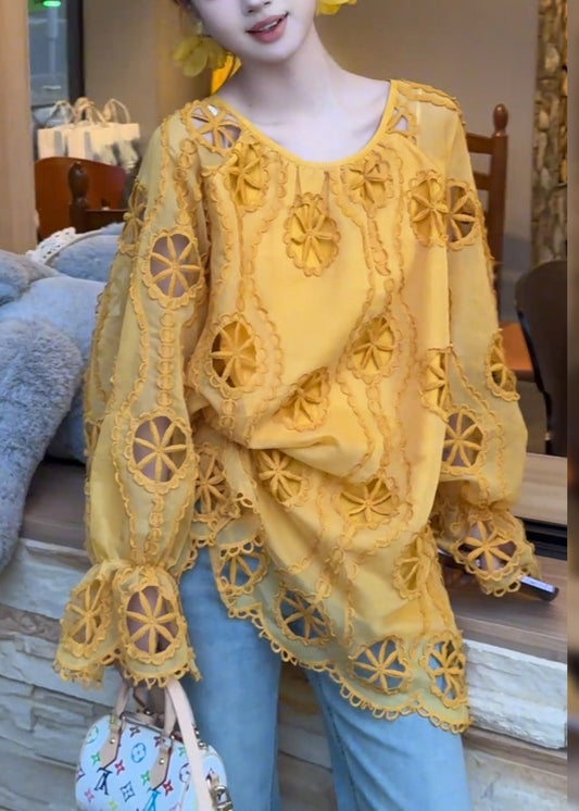 Moderne gelbe Bluse aus Baumwolle mit Lochmuster, Frühlings-Top