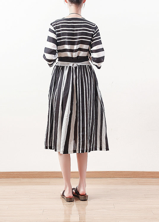 Moderne schwarz weiß gestreifte Leinenkleidung für Sommerkleid aus Baumwolle mit Bindegürtel