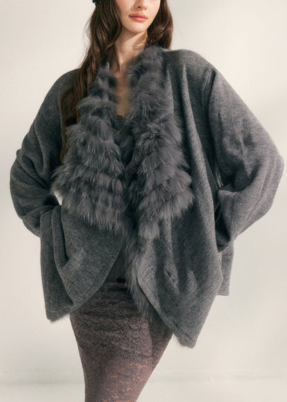 Naturbeige Strickcardigans mit Kragen aus Fuchsfell, Patchwork und Nerzhaar, Frühling