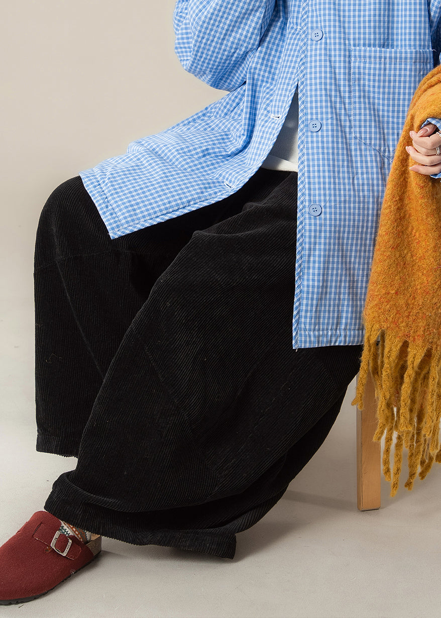 Pantalones anchos de pana de cintura alta y color negro natural para primavera.