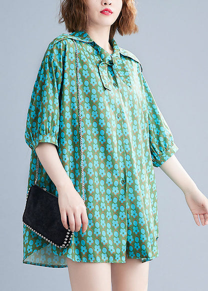 Naturblaues, locker bedrucktes Herbsthemd mit Schleife und halben Ärmeln