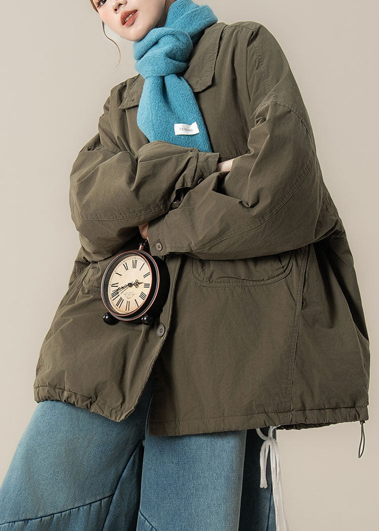 Parka de invierno con botones y cordón y cuello Peter Pan en color verde natural