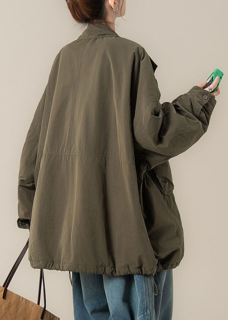 Parka de invierno con botones y cordón y cuello Peter Pan en color verde natural