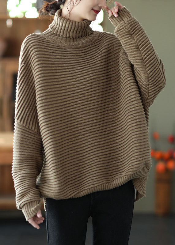 Natürlicher Khaki Rollkragenpullover mit Streifenmuster für den Winter