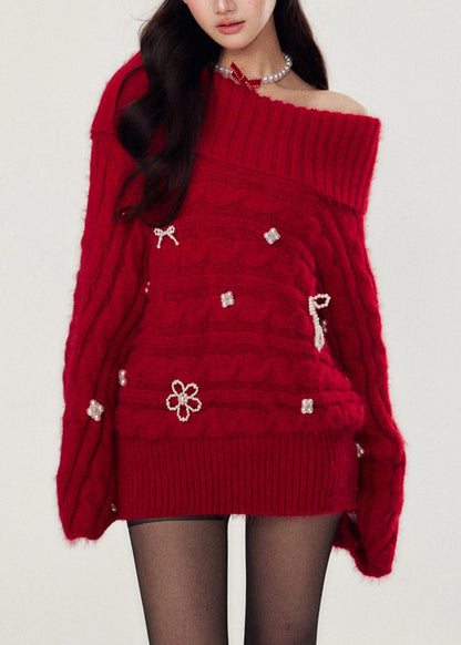 Natürlicher roter Pullover mit geschlitztem Halsausschnitt, Nagelperlen, dickem Baumwollstrick, Fledermausärmeln