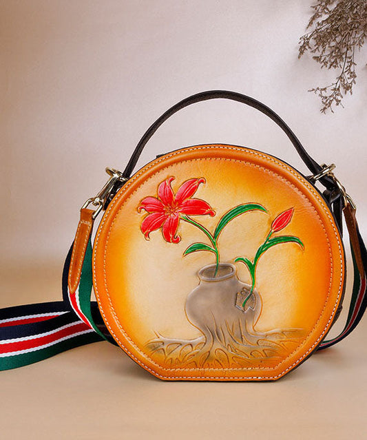 Handtasche aus Kalbsleder mit Prägung in Naturgelb