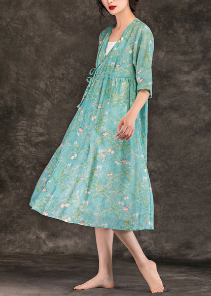 Leinenkleidung mit natürlichem grünem Aufdruck, stilvoller Ausschnitt mit V-Ausschnitt und Taillenbund, knielange Sommerkleider