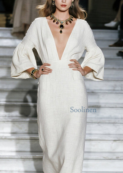 Neue beigefarbene Maxikleider aus Baumwolle mit V-Ausschnitt, Patchwork-Details und lockerer Passform, Frühling