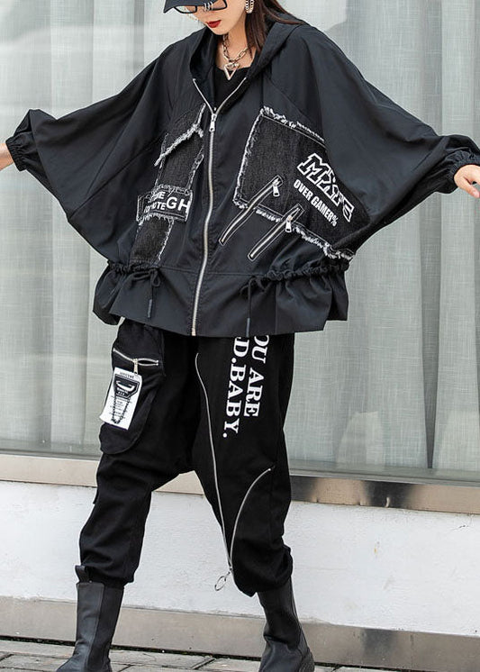 Neuer schwarzer Herbstmantel mit Fledermausflügelärmeln und Reißverschluss