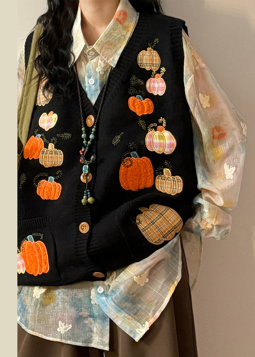 New Black Embroidered Pumpkin Button Knit Waistcoat Spring