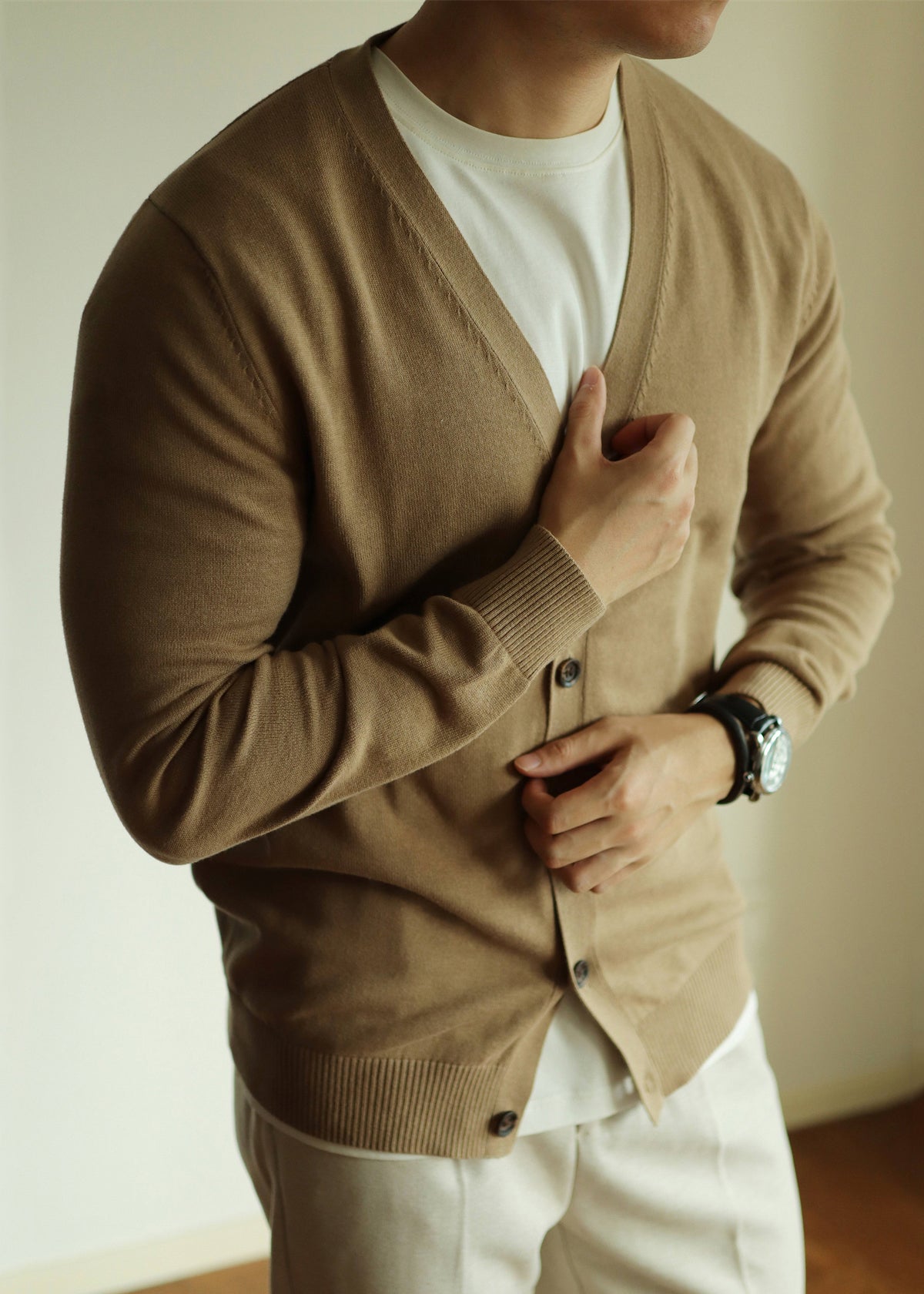 Nuevo cárdigan de punto acogedor con botones de camello para hombre, manga larga