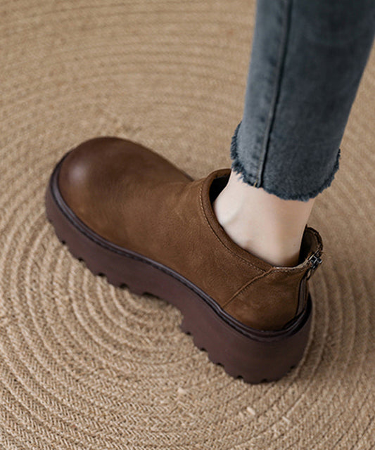 Neue kaffeefarbene Plateau-Ankle-Boots mit Reißverschluss und Einsätzen