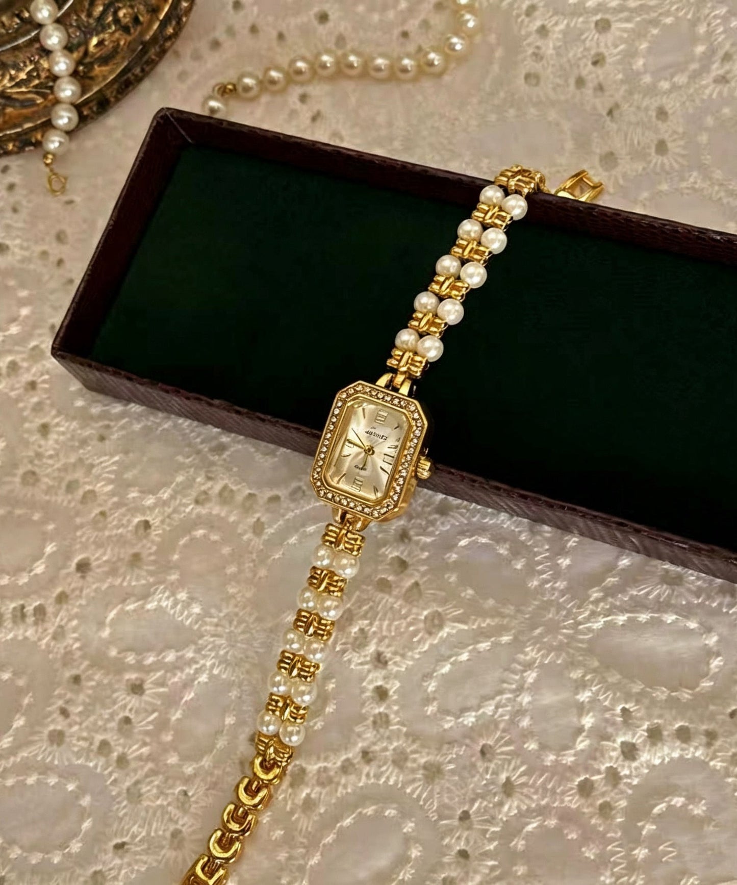 New Gold Metal Alloy Zircon Pearl Watches