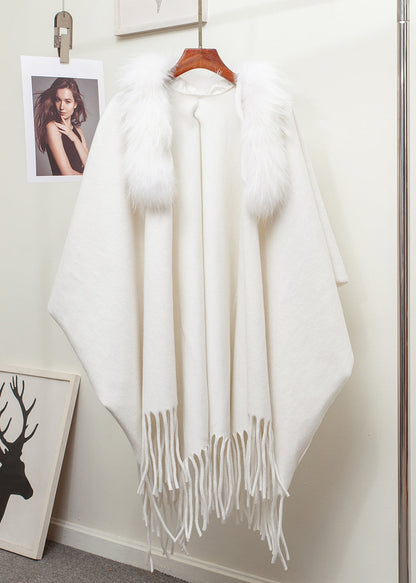 Neuer khakifarbener Strickcape-Cardigan mit Pelzkragen, Quasten und Patchwork-Design für den Winter