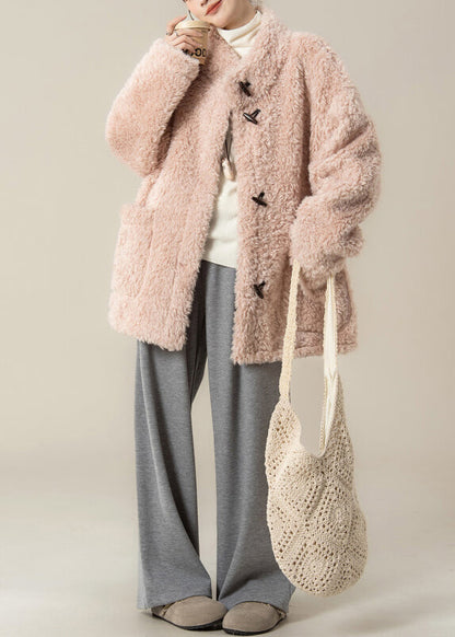 Neues Set aus rosa Kunstpelzmantel und grauer Hose mit weitem Bein für den Winter