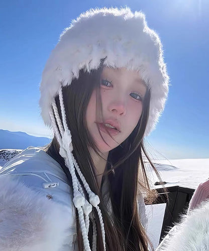 Nuevo gorro con borlas y protección para las orejas de punto de piel de conejo rojo