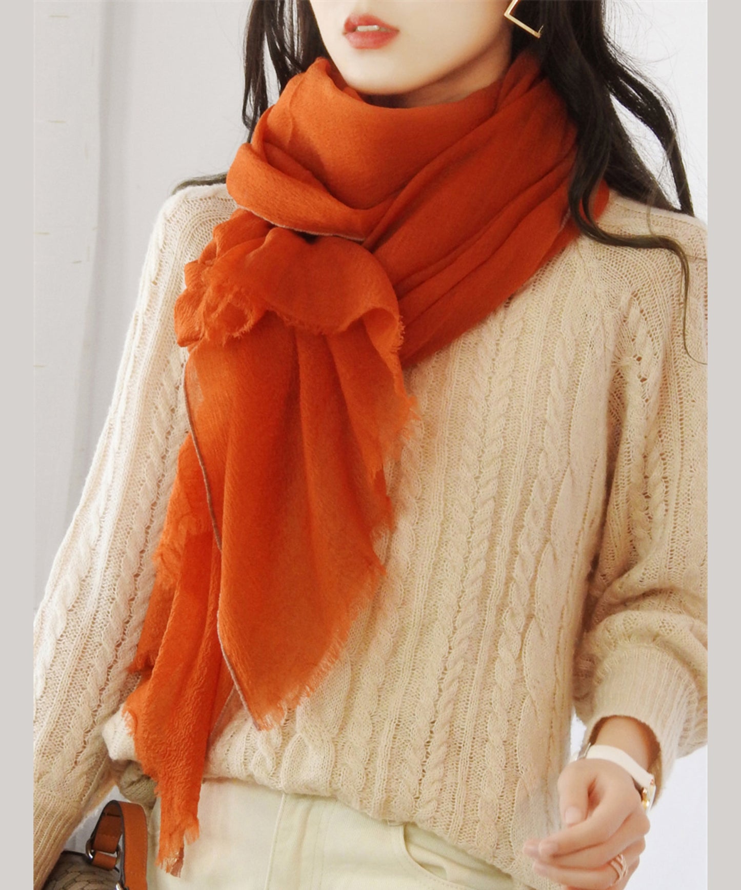 Neuer, schlichter, vielseitiger orangefarbener Wollschal