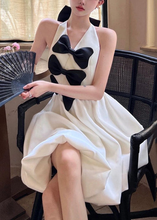 Neu Weißes rückenfreies Baumwoll-Mittelkleid mit Schleife