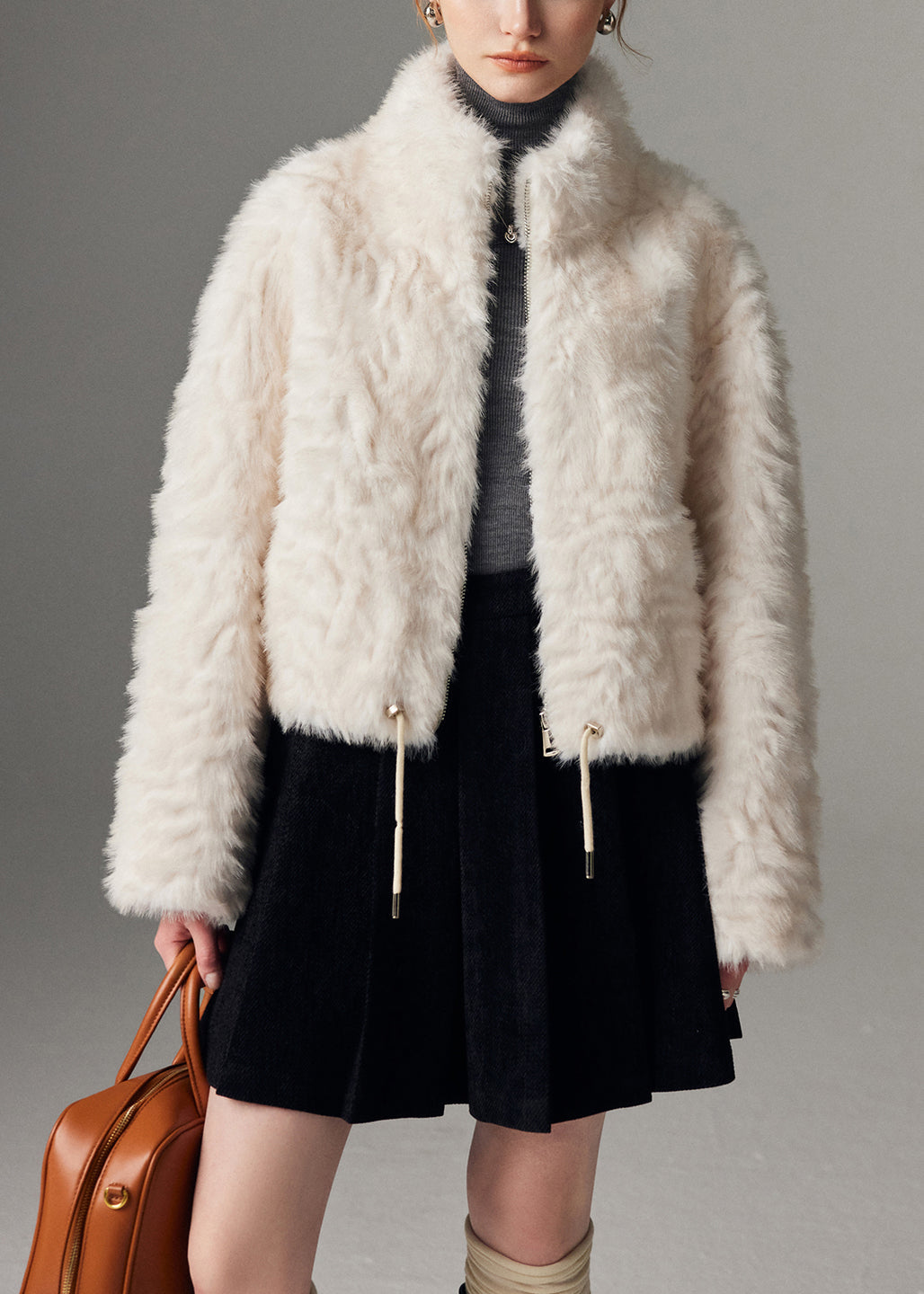 Nuevos abrigos de piel con cuello alto blanco, cremallera y cintura ceñida para invierno