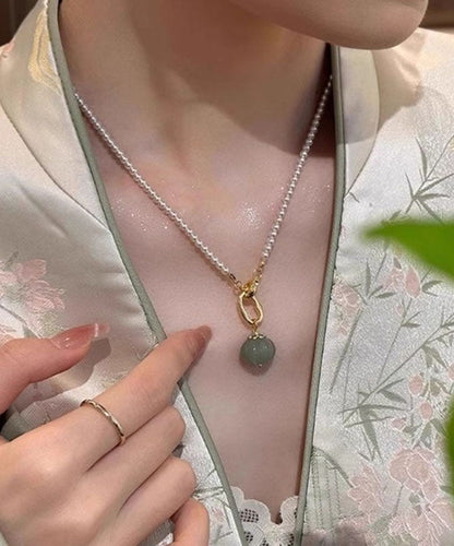 Neue Halskette mit Anhänger aus weißem Sterlingsilber mit Jade-Perle und Goldauflage