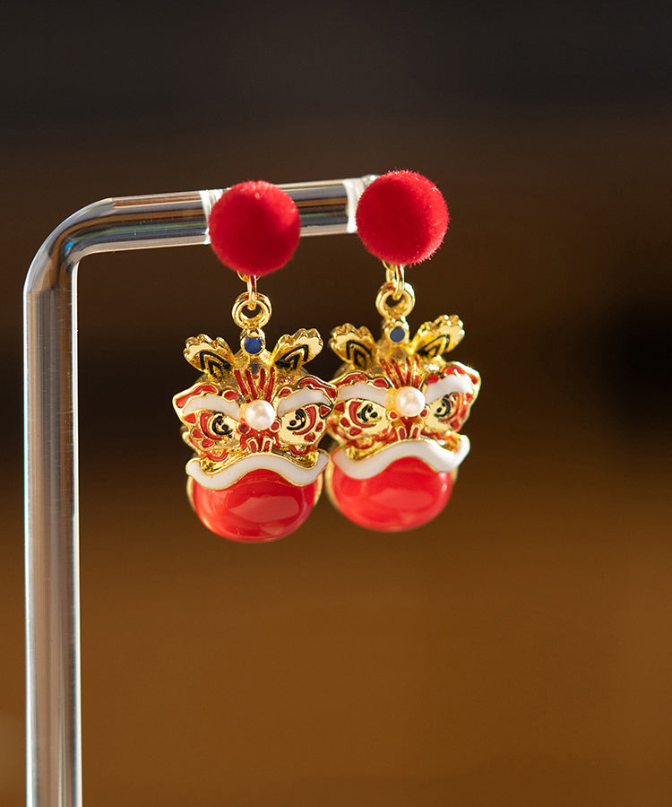 Neujahrs-Ohrhänger aus rotem Sterlingsilber mit Löwentanz-Motiv und Goldauflage