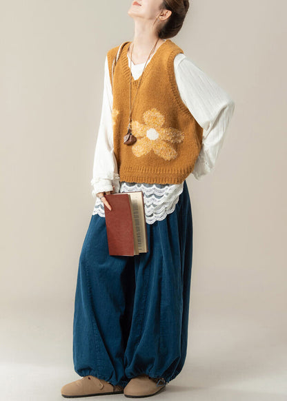 Neues gelbes Strickset mit V-Ausschnitt, floralem Muster, Baumwoll-T-Shirt und Cordhose – 3-teilig für den Frühling