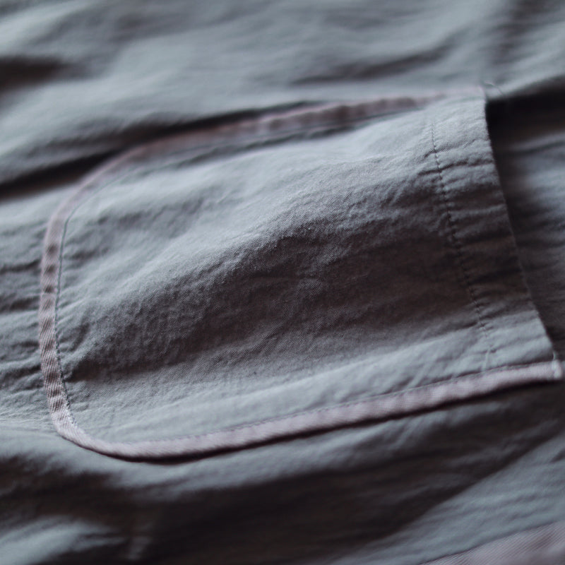 Neues graues Baumwollkleid in Übergröße mit Stehkragen, Maxikleid aus Baumwolle, elegantes Langarm-Hemdkleid für den Herbst