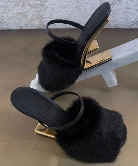 Neuartige, sexy Aprikosen-Nerz-Haarspangen-Sandalen mit Alien-Absatz