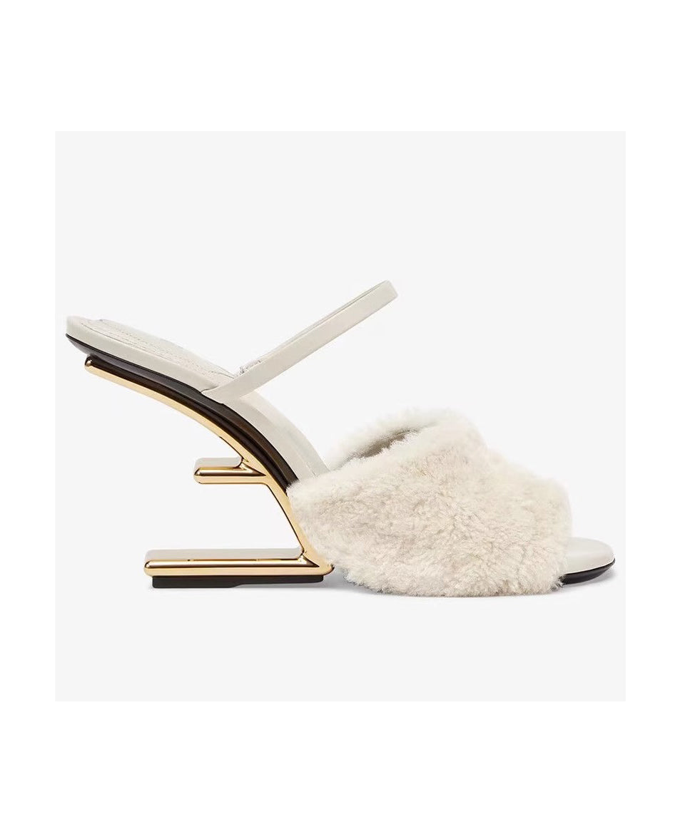 Neuartige, sexy Aprikosen-Nerz-Haarspangen-Sandalen mit Alien-Absatz
