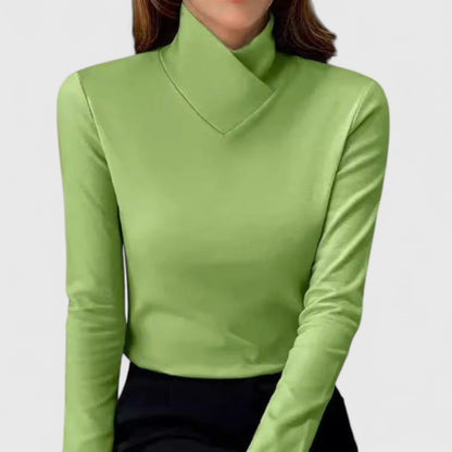 Elegante corte de cuello alto