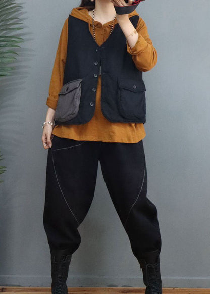 Schwarzes, ärmelloses Tanktop aus Bio-Baumwolle mit V-Ausschnitt und Taschen