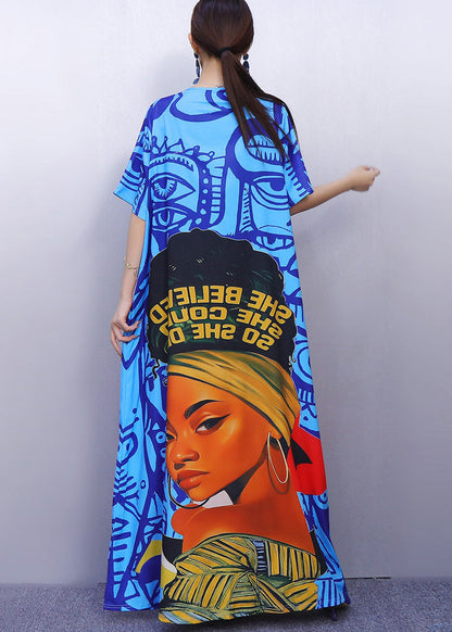 Sommerkleider aus Bio-Baumwolle mit blauem Quastenmuster