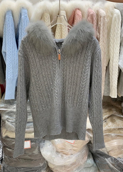 Winter-Strickjacke mit Kapuze und Pelzkragen aus Bio-Baumwolle in Dunkelgrau