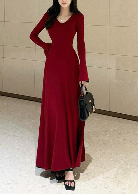 Rotes Maxikleid aus Bio-Baumwolle mit V-Ausschnitt und ausgestellten Ärmeln