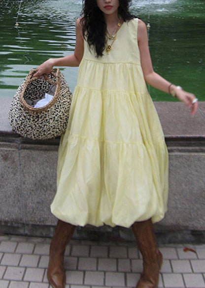 Langes, ärmelloses, einfarbiges, ärmelloses Bio-Kleid von O-Nec im Patchwork-Stil in Gelb.