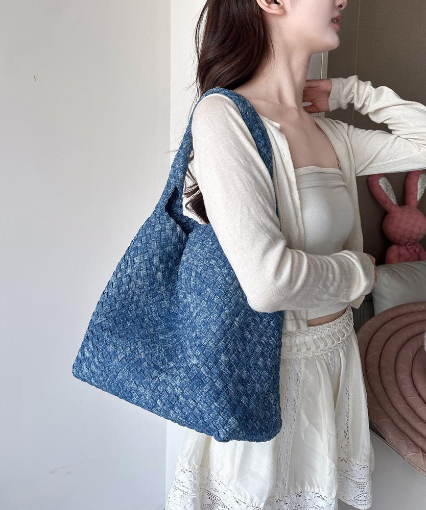 Bolso de hombro de gran capacidad en denim azul con diseño original
