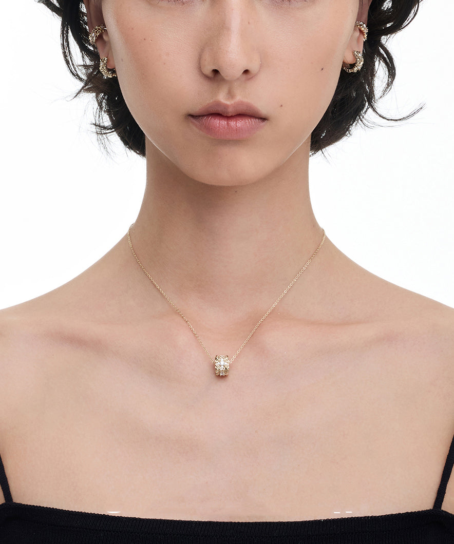 Original Design Gold Copper Overgild Zircon Iris Pendant Necklace