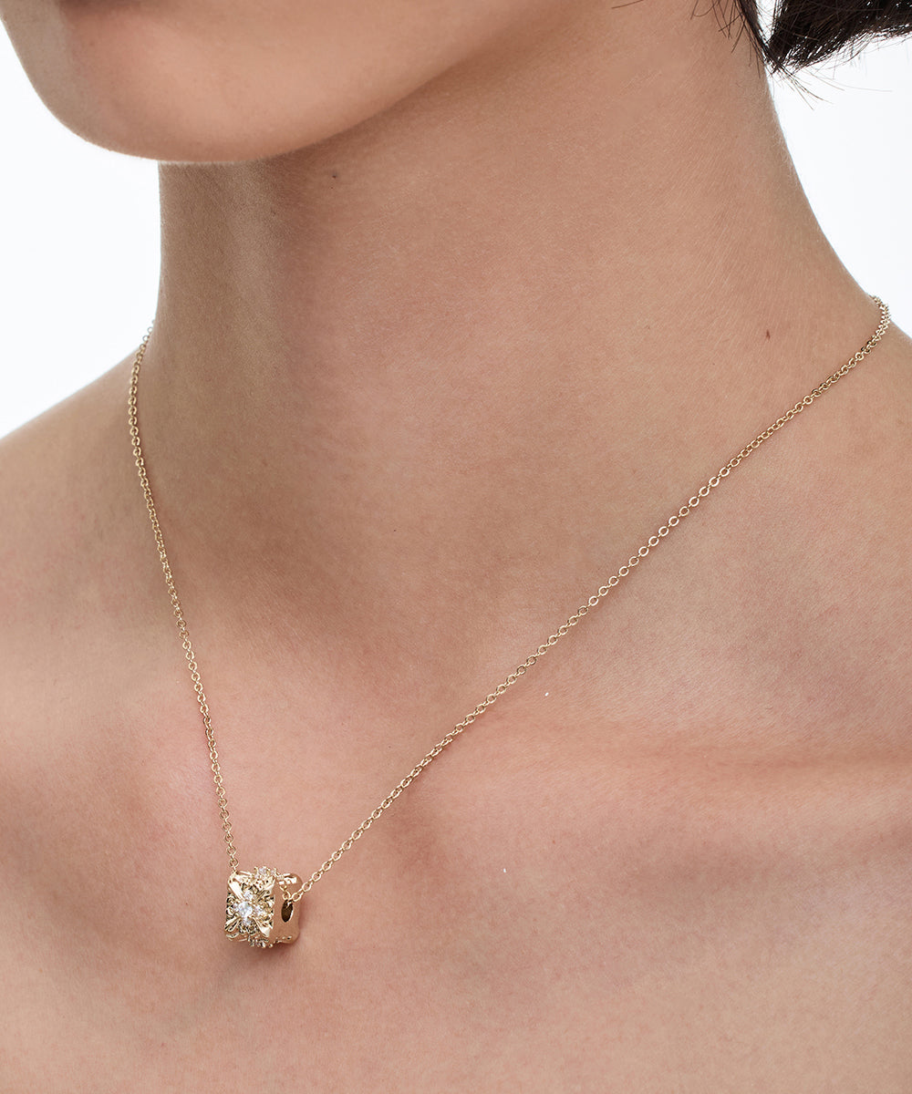 Original Design Gold Copper Overgild Zircon Iris Pendant Necklace