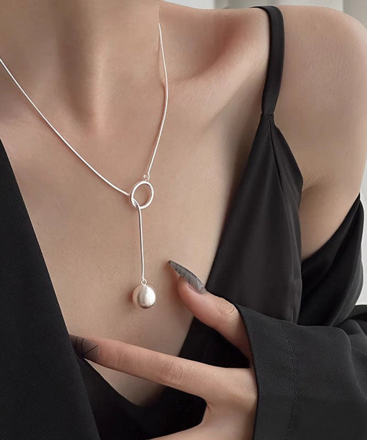 Halskette mit Anhänger aus Seide und Sterlingsilber – Original Design