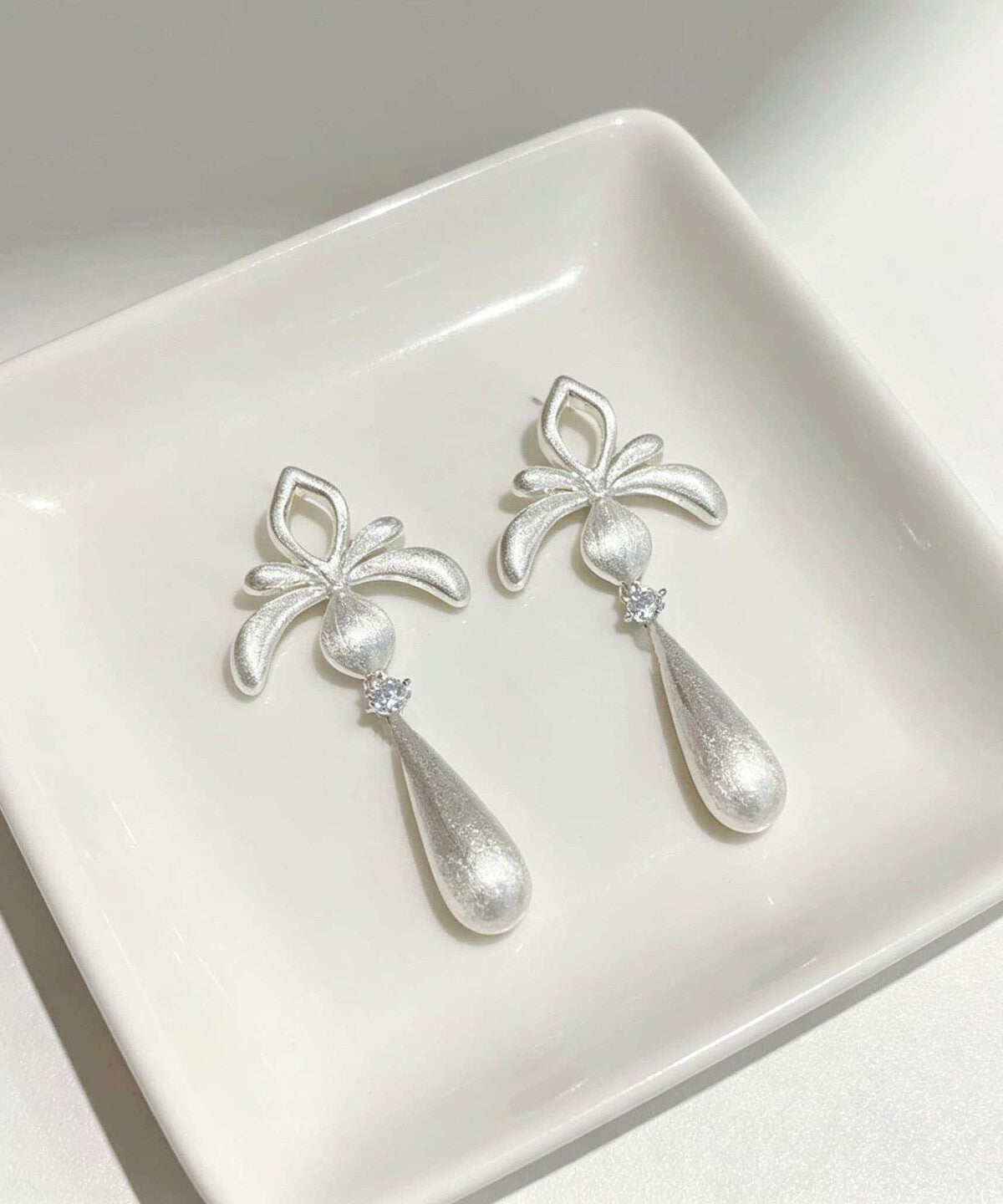 Original Design Silk Sterling Silver Hollow Out Water Droplet Drop Earrings