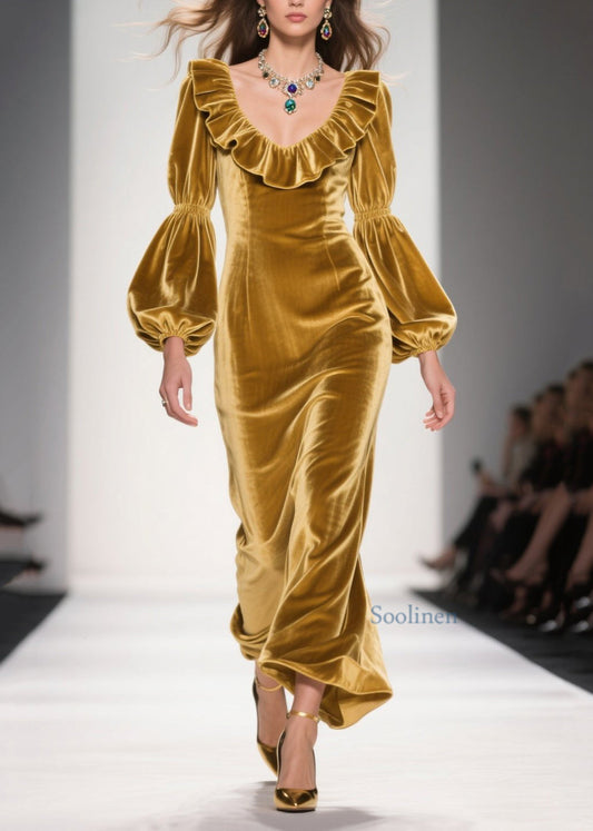 Original Design Gelbes langes Samtkleid mit Rüschen und Patchwork-Muster für den Frühling