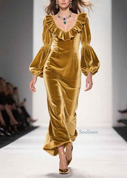 Vestido largo de terciopelo con patchwork y volantes amarillos de diseño original para primavera.